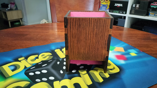 Dice Tower Red Oak ply board: made by Dice It Up Gaming, Has no Tray.